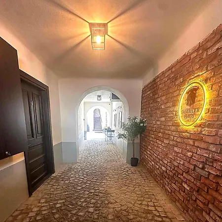 Tammler Haus - Old Town Boutique